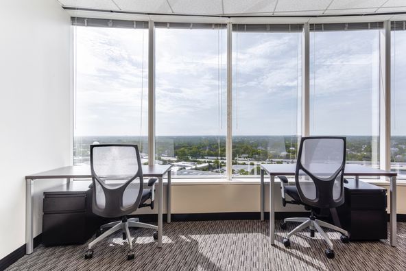 One Lincoln Centre: 18 W 140 Butterfield Road, Oak Brook, IL 60181